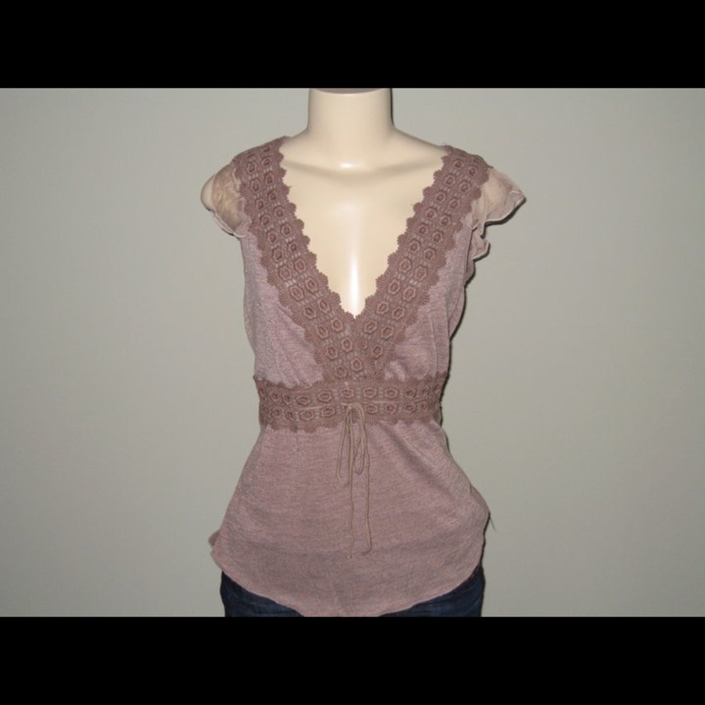 Hazel short v neck sleeve sweater with lace detail